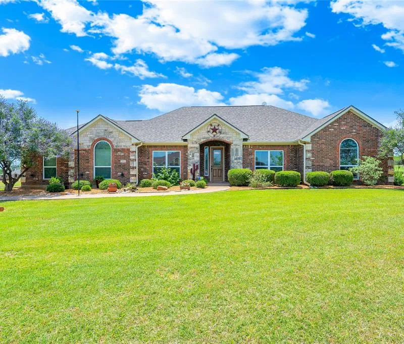 109 Falcons Eye Court, Weatherford TX 76087