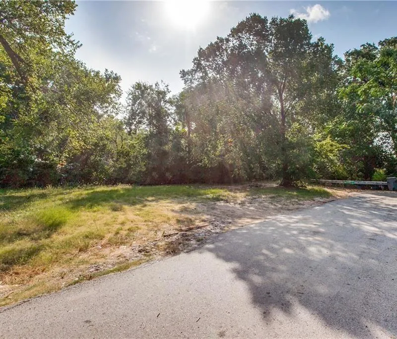 6922 Mohawk Drive, Dallas TX 75235