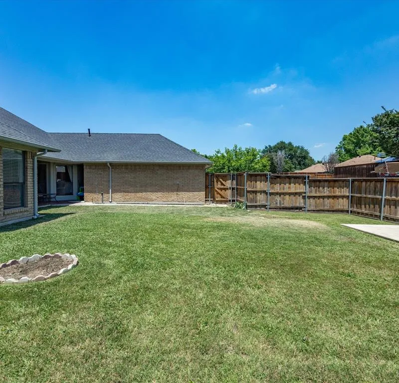 3202 Luallen Drive, Carrollton TX 75007