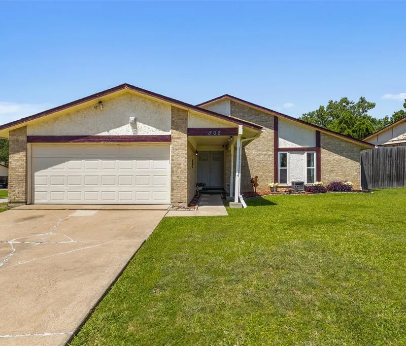 802 Via Balboa, Mesquite TX 75150