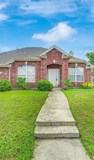2068 Pecan Creek Drive, Mesquite TX 75181