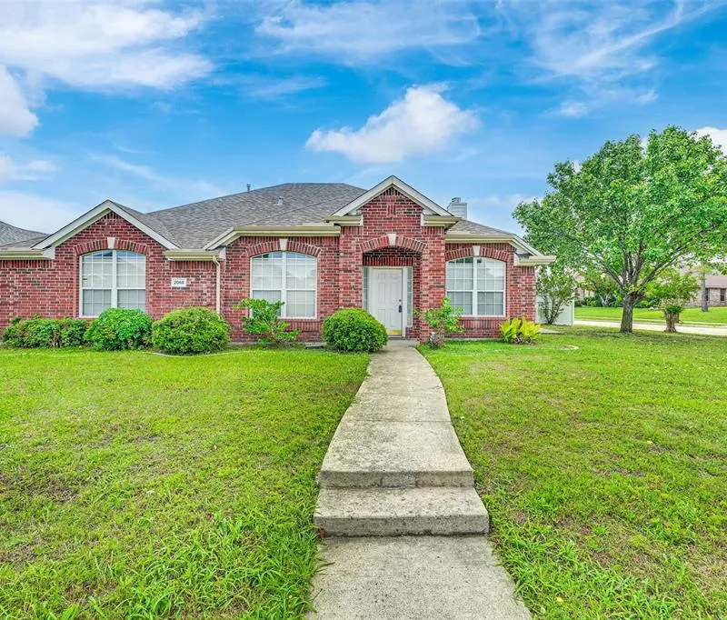 2068 Pecan Creek Drive, Mesquite TX 75181