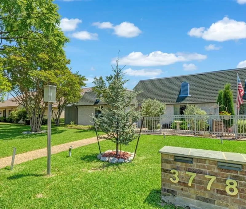 3778 Weeburn Drive, Dallas TX 75229
