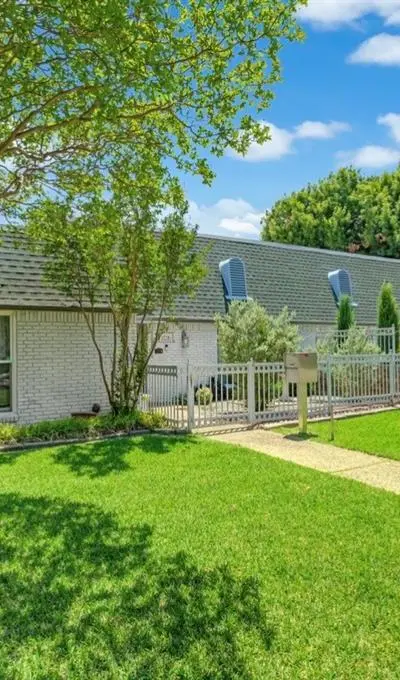 3778 Weeburn Drive, Dallas TX 75229 - Photo 2