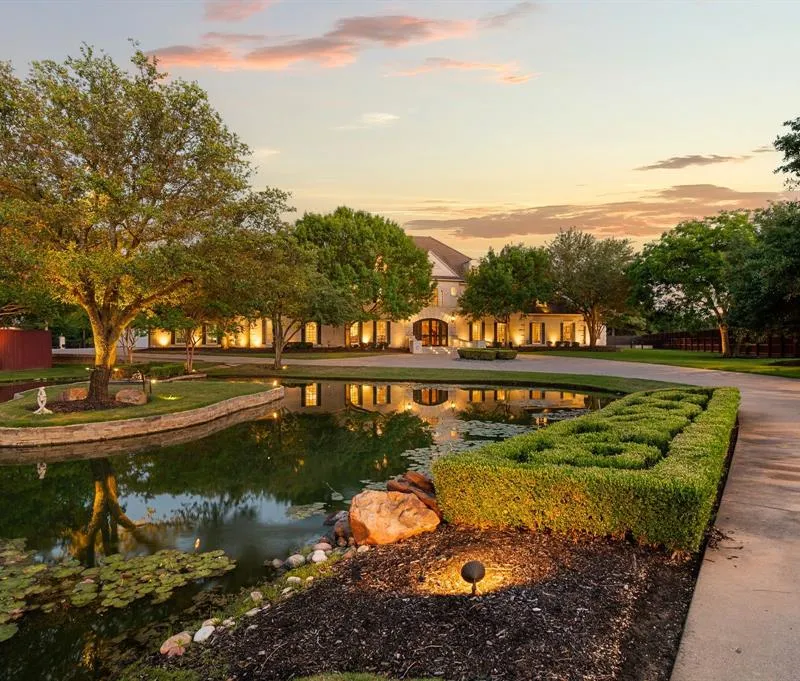 331 S White Chapel Boulevard, Southlake TX 76092
