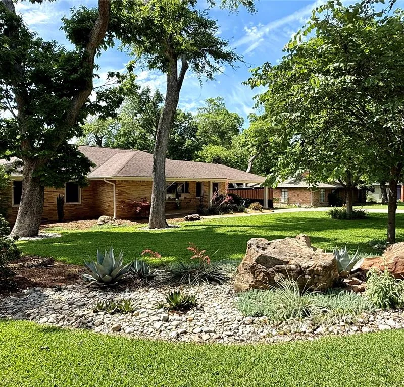 1035 Waterford Drive, Dallas TX 75218