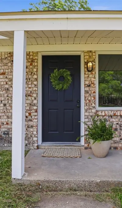 833 Bridle Avenue, White Settlement TX 76108 - Photo 2