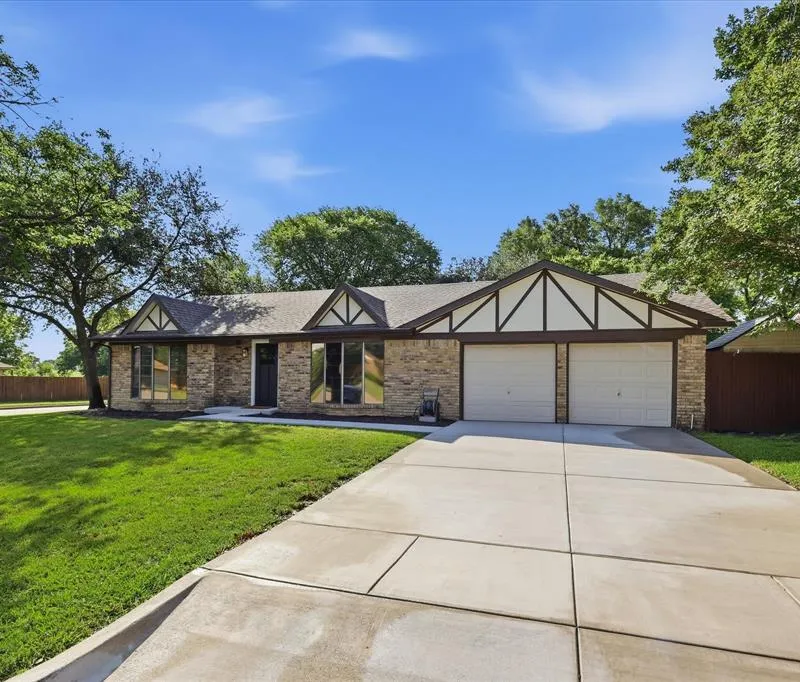 1029 Summerplace Lane, Southlake TX 76092