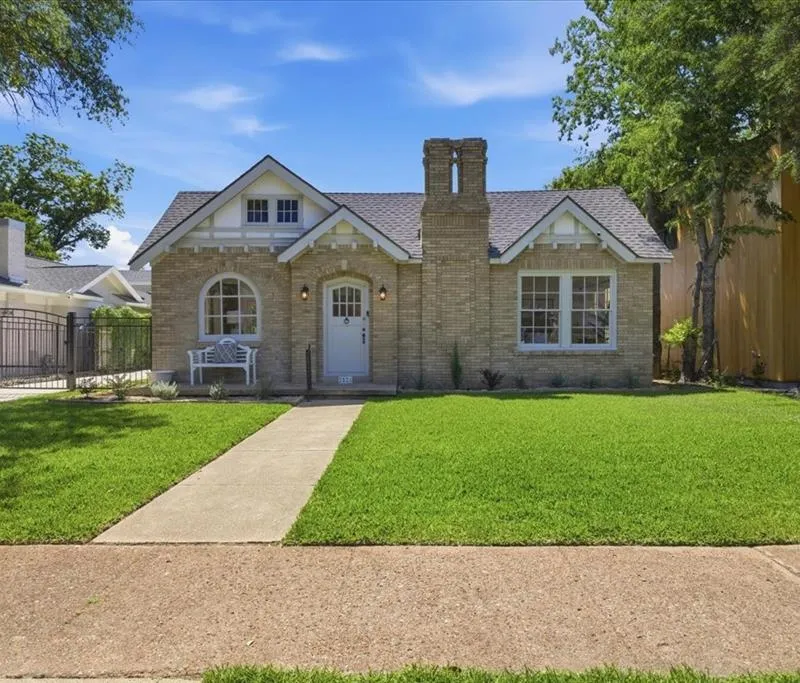2528 Waits Avenue, Fort Worth TX 76109