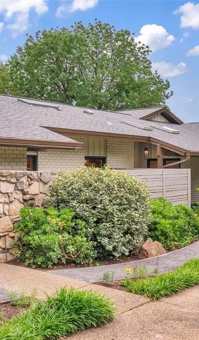6943 Prestonshire Lane, Dallas TX 75225 - Photo 5