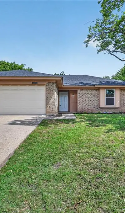 3200 S Meadow Drive, Fort Worth TX 76133 - Photo 2