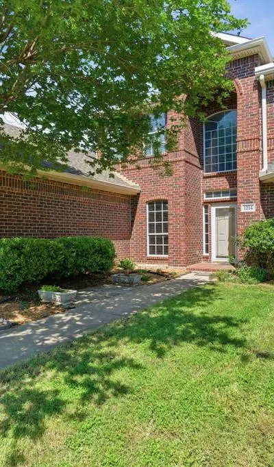 1214 Holly Hill Drive, Grand Prairie TX 75052 - Photo 4