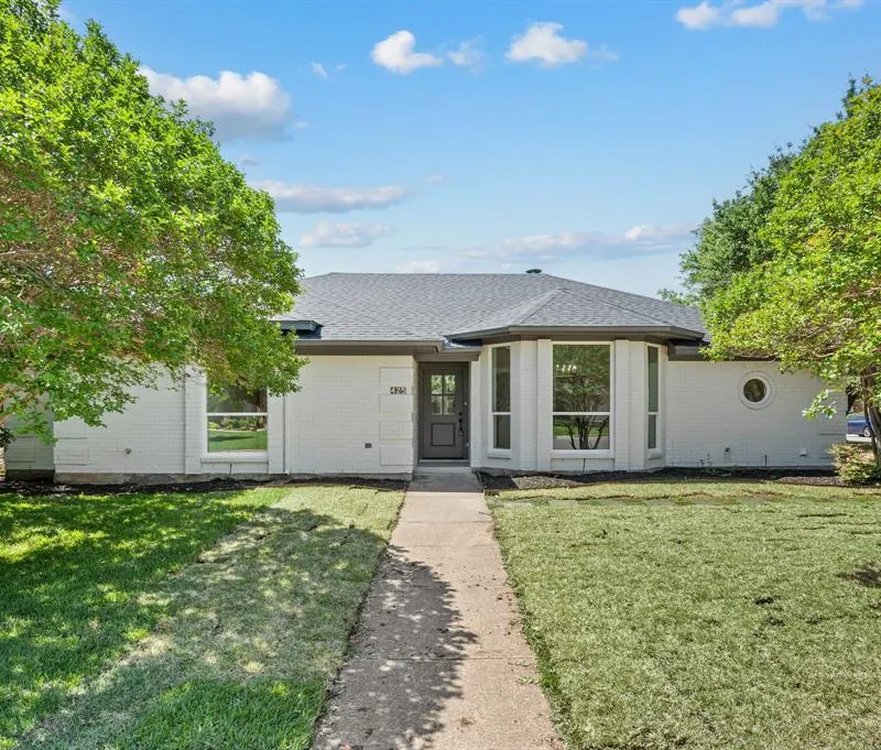 425 Marseille Drive, Hurst TX 76054