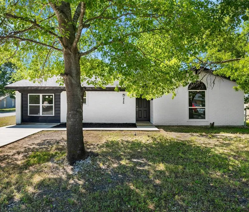 826 Johnnie Row, Seagoville TX 75159