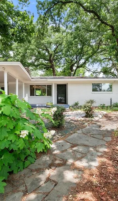 1209 W Lilly Lane, Arlington TX 76013