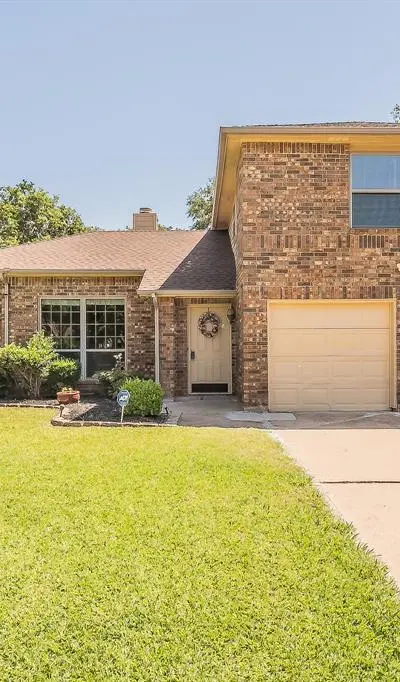 829 Brentwood Drive, Grand Prairie TX 75052