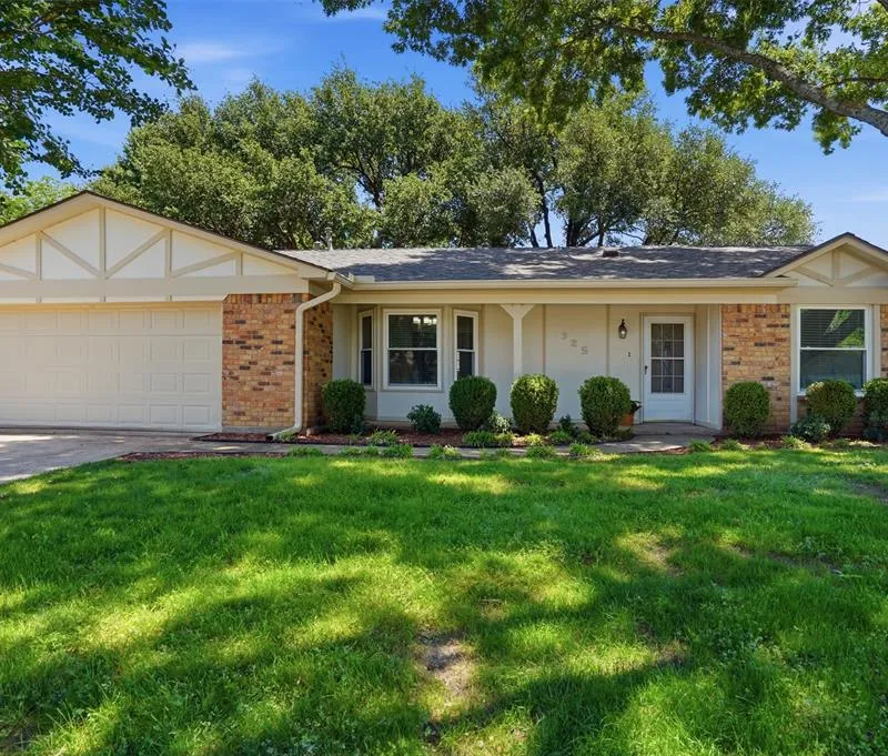 325 Navajo Drive, Keller TX 76248