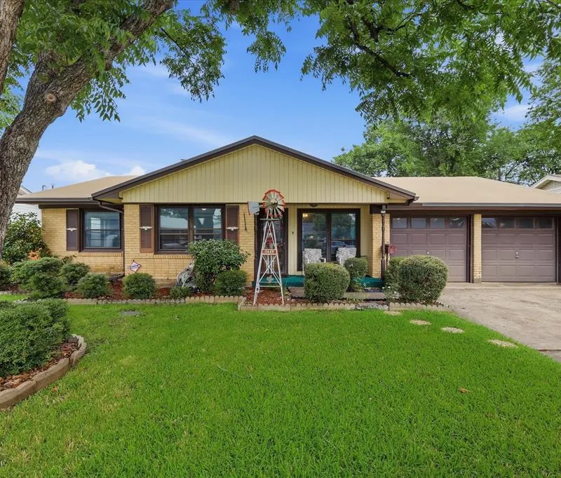 13649 Birchlawn Drive, Farmers Branch TX 75234