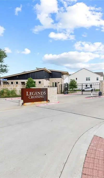 9924 Hennings Street, Irving TX 75063 - Photo 4
