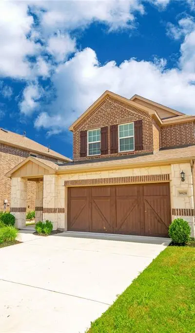 9828 Michael Irvin Street, Irving TX 75063 - Photo 2