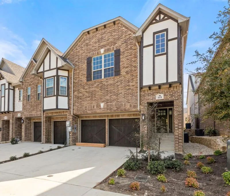 111 Kensington Drive, Lewisville TX 75067