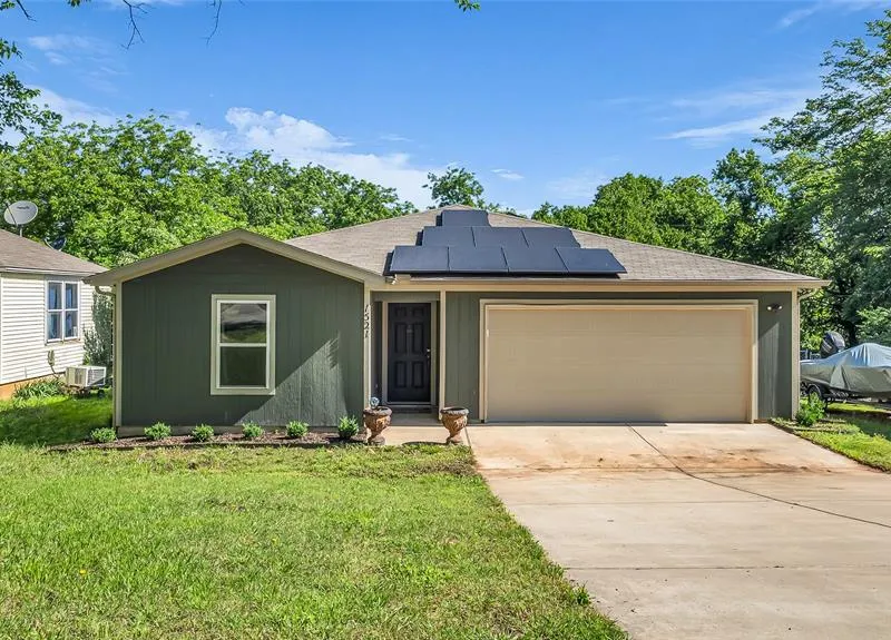 1521 W Gandy Street, Denison TX 75020
