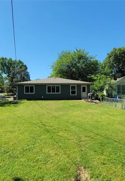 1521 W Gandy Street, Denison TX 75020 - Photo 2