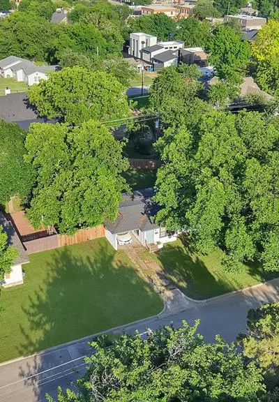 1103 Bellaire Drive, Grapevine TX 76051