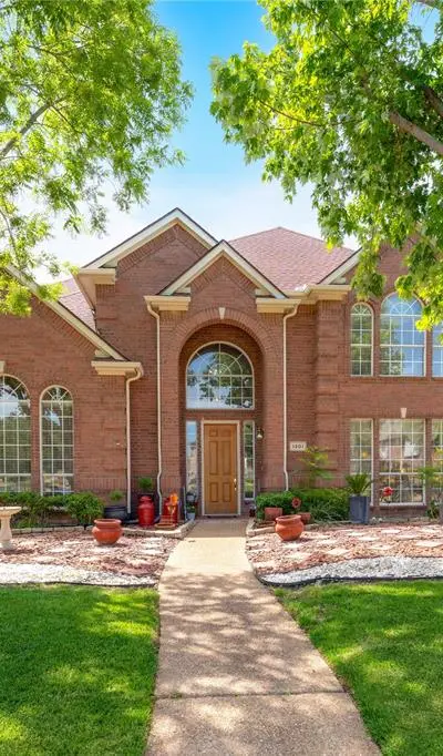 1301 Breamar Drive, Carrollton TX 75007 - Photo 3