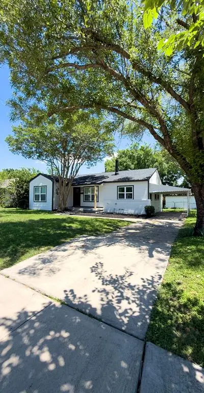 2324 Brockbank Drive, Irving TX 75062 - Photo 2