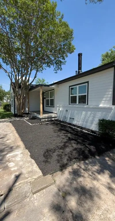 2324 Brockbank Drive, Irving TX 75062 - Photo 4