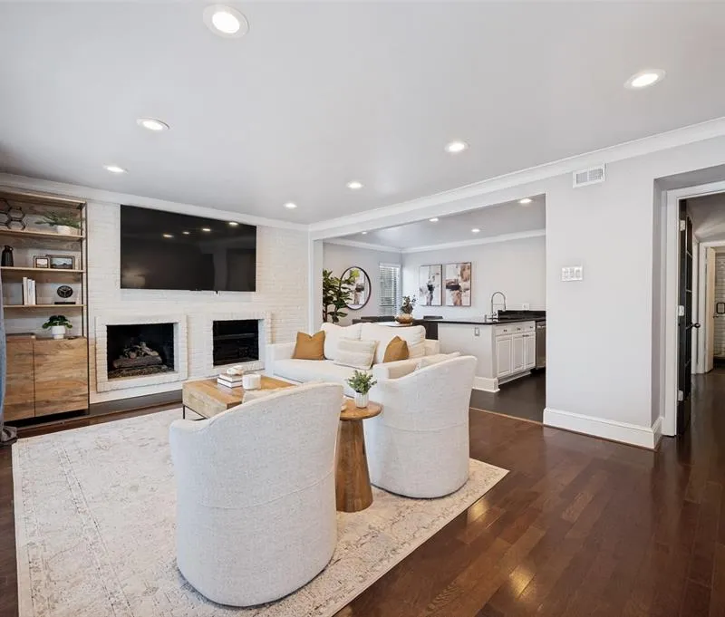 5930 Sandhurst Lane # 218, Dallas TX 75206