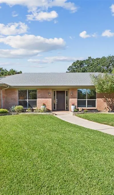 10 Valley Wood Court, Trophy Club TX 76262