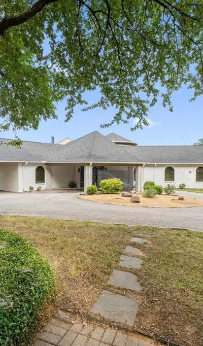 8542 Meadowbrook Drive, Fort Worth TX 76120 - Photo 2