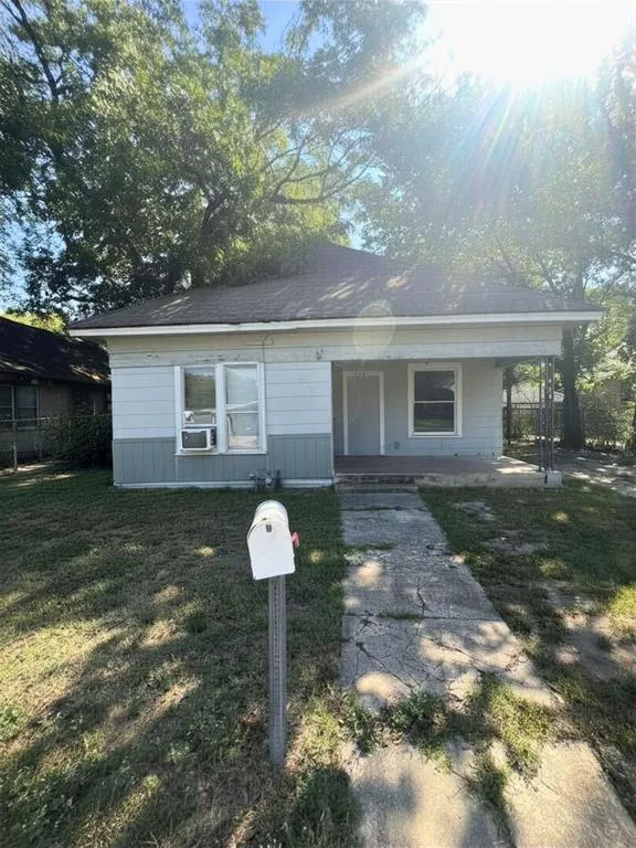 728 Ritchey Street, Gainesville TX 76240