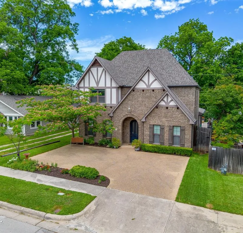 3318 W 5th Street, Fort Worth TX 76107