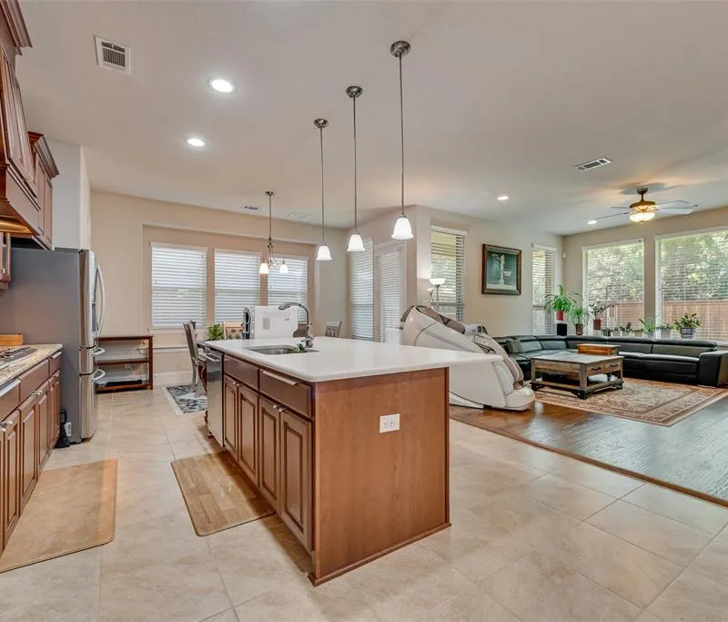 402 Ridgewood Drive, Lewisville TX 75067