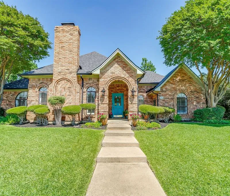 3704 Edgefield Lane, Bedford TX 76021