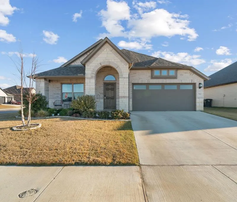 701 Bass Lake Lane, Cleburne TX 76033