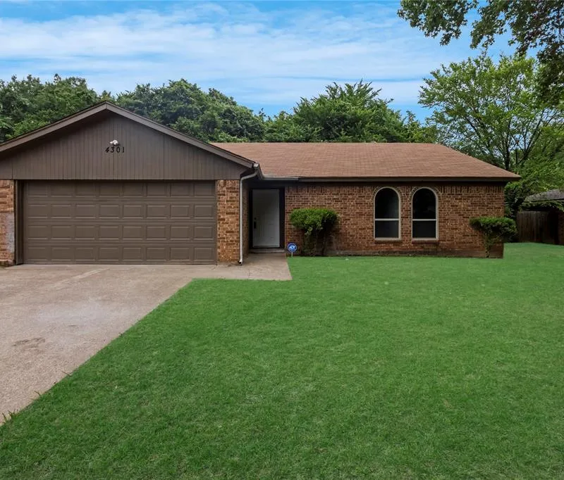 4301 Middlebrook Drive, Arlington TX 76016