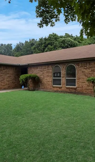 4301 Middlebrook Drive, Arlington TX 76016 - Photo 2