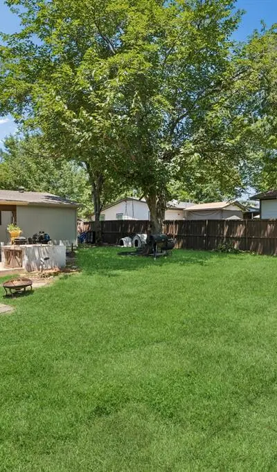 6642 Onyx Drive N, North Richland Hills TX 76180 - Photo 2