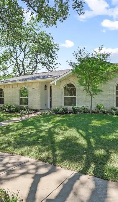 10801 Middle Knoll Drive, Dallas TX 75238 - Photo 2