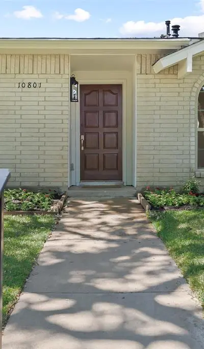 10801 Middle Knoll Drive, Dallas TX 75238 - Photo 3