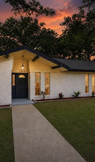 1917 Toplea Drive, Euless TX 76040