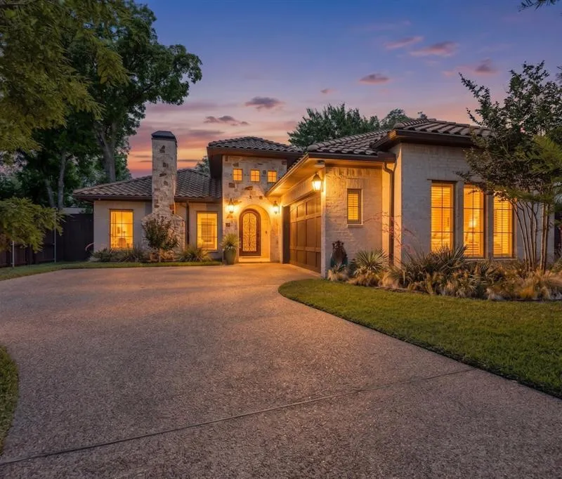 5304 Parkland Avenue, Dallas TX 75235