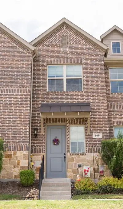 669 Trail Side Drive, Lewisville TX 75067