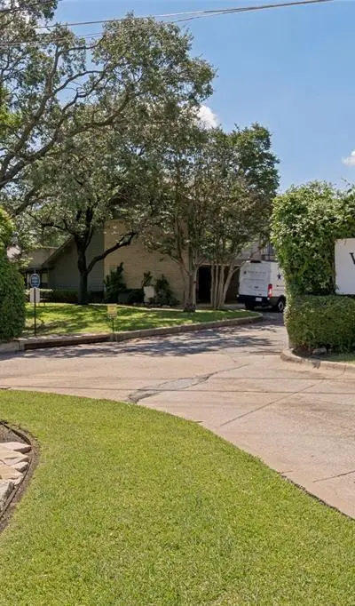 7452 E Northwest Highway # 123, Dallas TX 75231