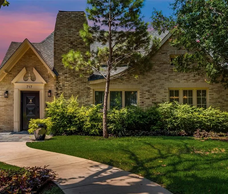 717 Ridgeway Street, Dallas TX 75214
