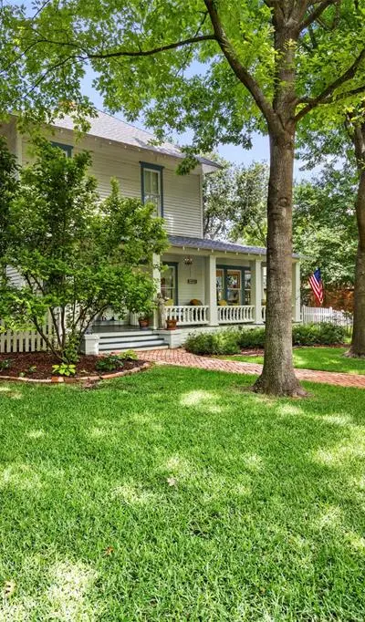 604 W Jefferson Street, Waxahachie TX 75165 - Photo 3